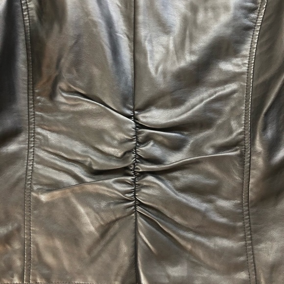 Leather jacket - Picture 6 of 9